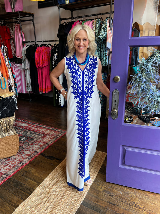 Chic Sleeveless White Embroidered Caftan